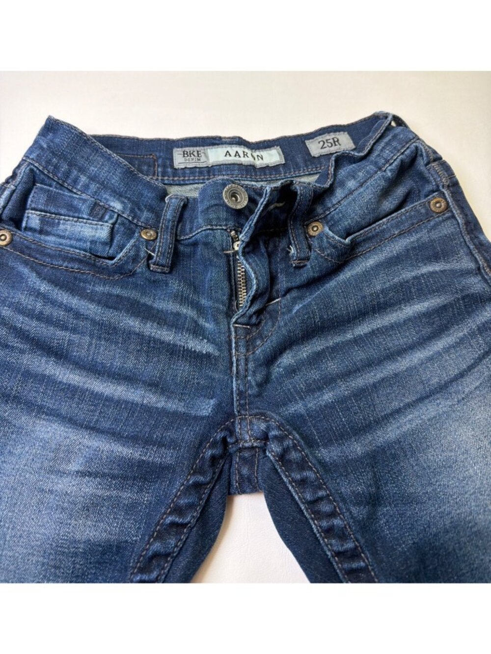 BKE AARON Jeans Men’s Size 25R Straight Slim Leg Dark Wash Stretch Whiskering - Picture 2 of 11